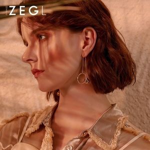 Two pairs earrings